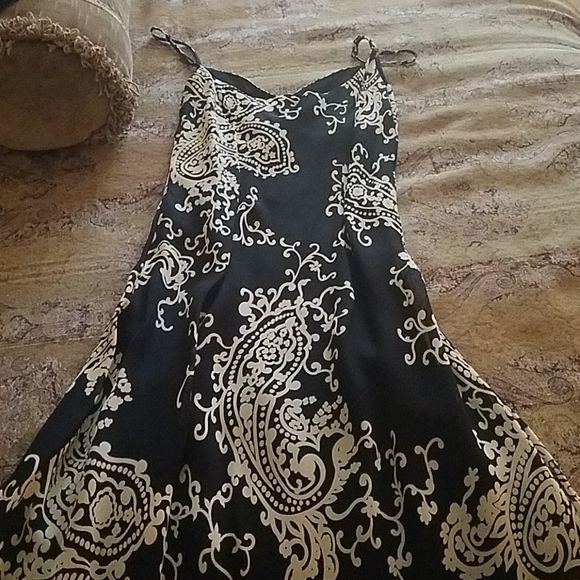 Black and white thin straps dress - Picture 2 of 3